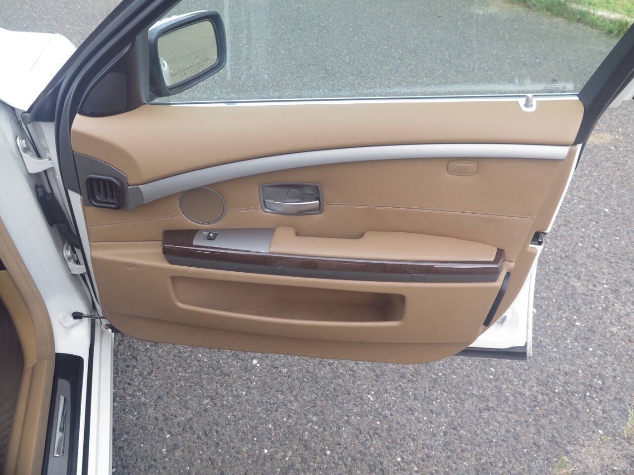 Used 2007 BMW 750Li RWD image 23