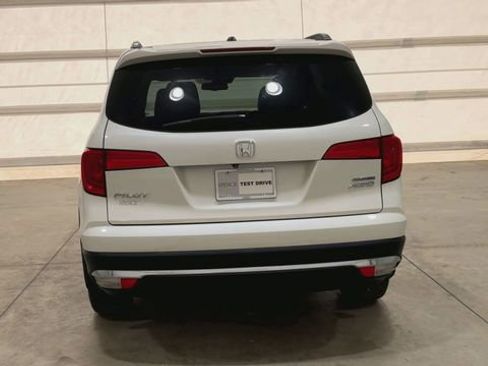 Used 2016 Honda Pilot Touring image 3