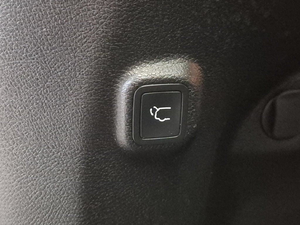 Used 2023 Jeep Cherokee Altitude Lux w/ Lux Elite Package AWD/4WD image 6