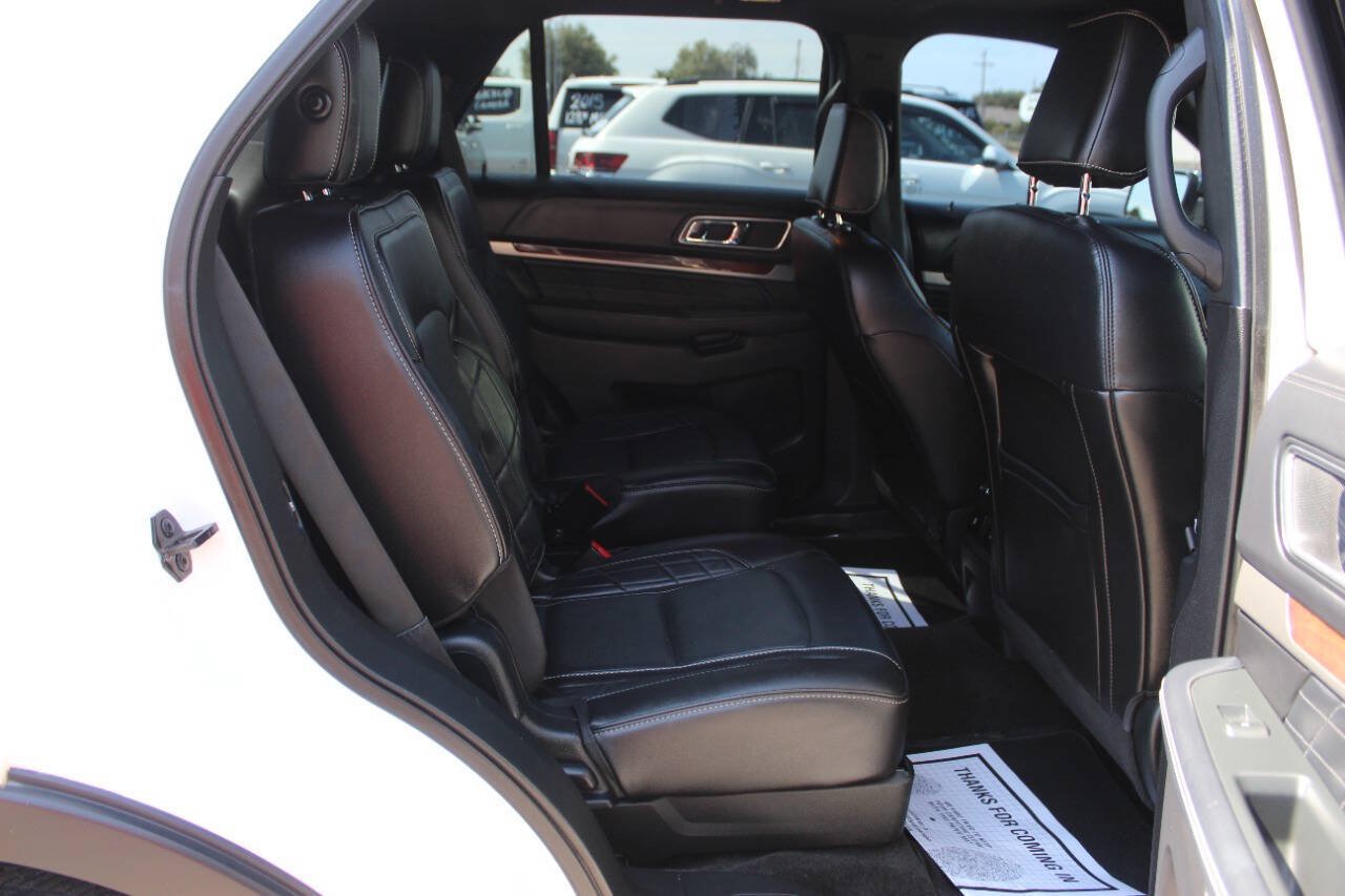 Used 2018 Ford Explorer Platinum AWD/4WD image 11