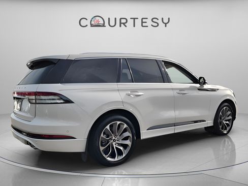 Used 2022 Lincoln Aviator Grand Touring w/ Equipment Group 301A image 5