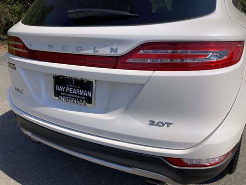 Used 2017 Lincoln MKC Reserve image 4