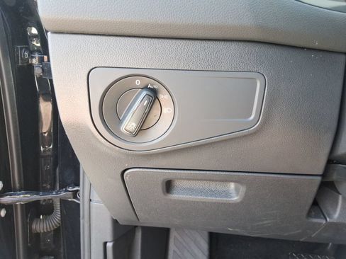 Used 2021 Volkswagen Tiguan S FWD image 36