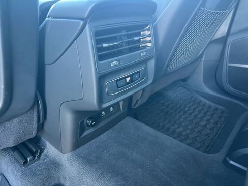 Used 2025 Audi Q7 2.0T Premium w/ Convenience Plus Package image 31