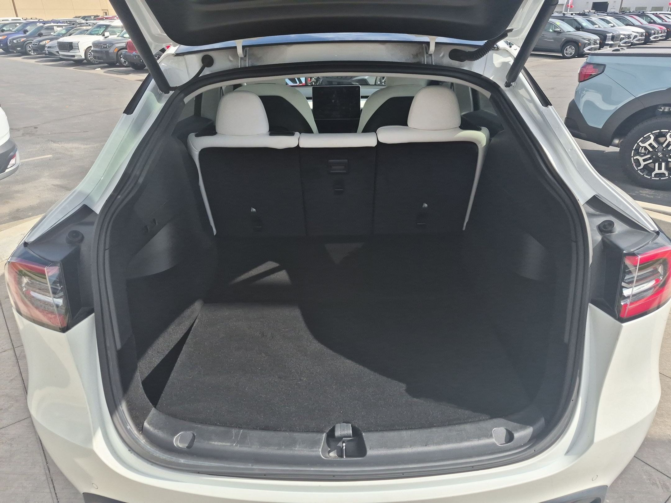 Used 2022 Tesla Model Y Performance AWD/4WD image 27