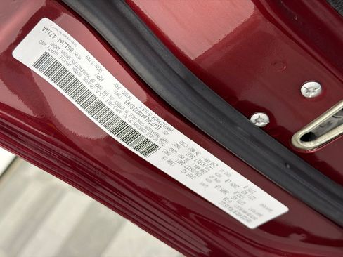 Used 2019 Jeep Cherokee Latitude Plus w/ Comfort/Convenience Group image 34