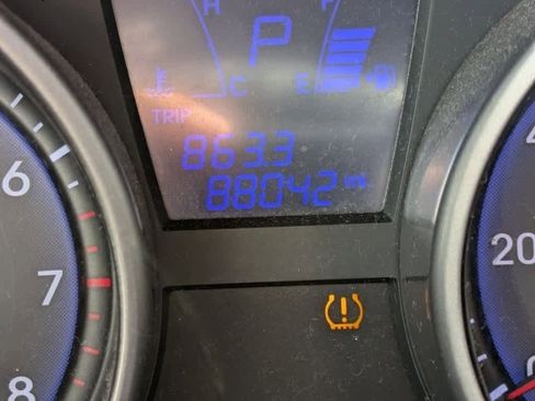 Used 2011 Hyundai Tucson GLS image 11