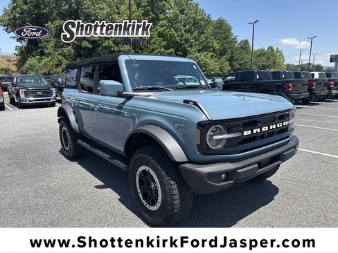 Used 2022 Ford Bronco Outer Banks w/ Sasquatch Package AWD/4WD image 1