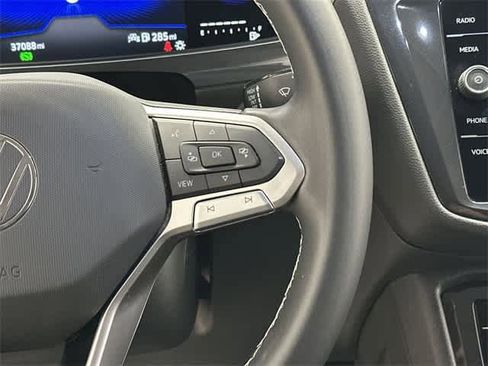 Certified 2022 Volkswagen Tiguan SE image 10