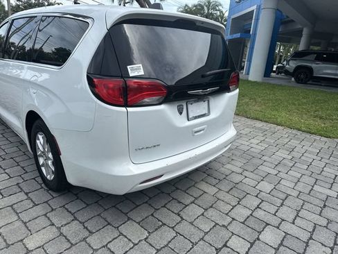 Used 2023 Chrysler Voyager LX FWD image 12