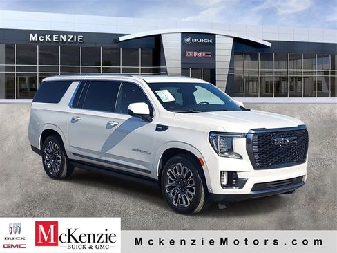 Used 2023 GMC Yukon XL Denali Ultimate image 1