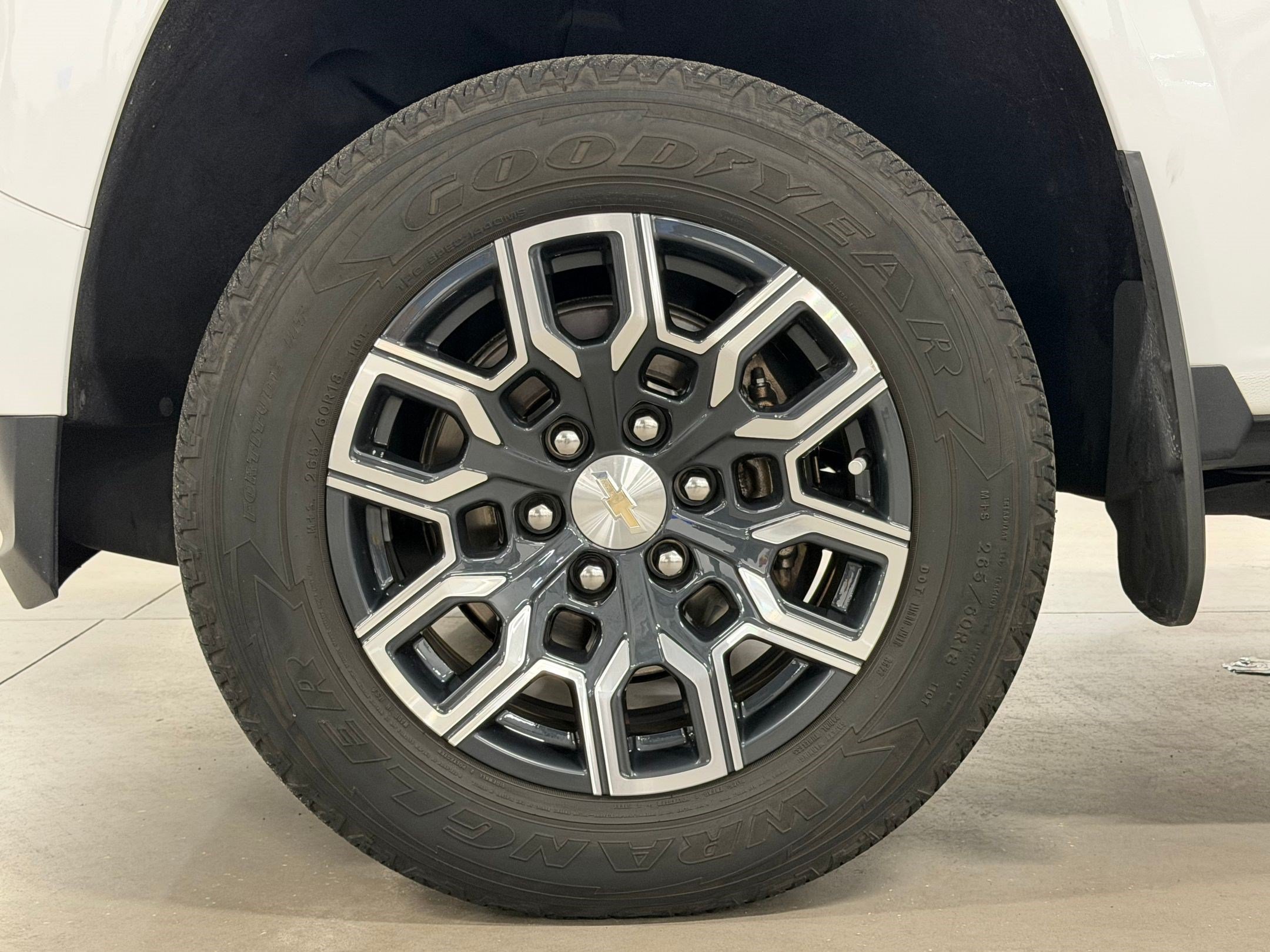 Used 2024 Chevrolet Colorado LT w/ LT Convenience Package III RWD image 12
