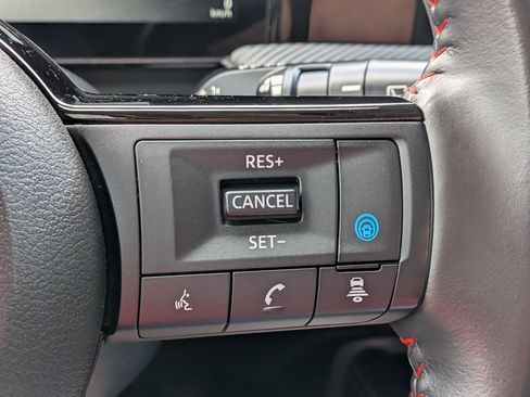 Used 2025 Nissan Kicks SR AWD/4WD image 17