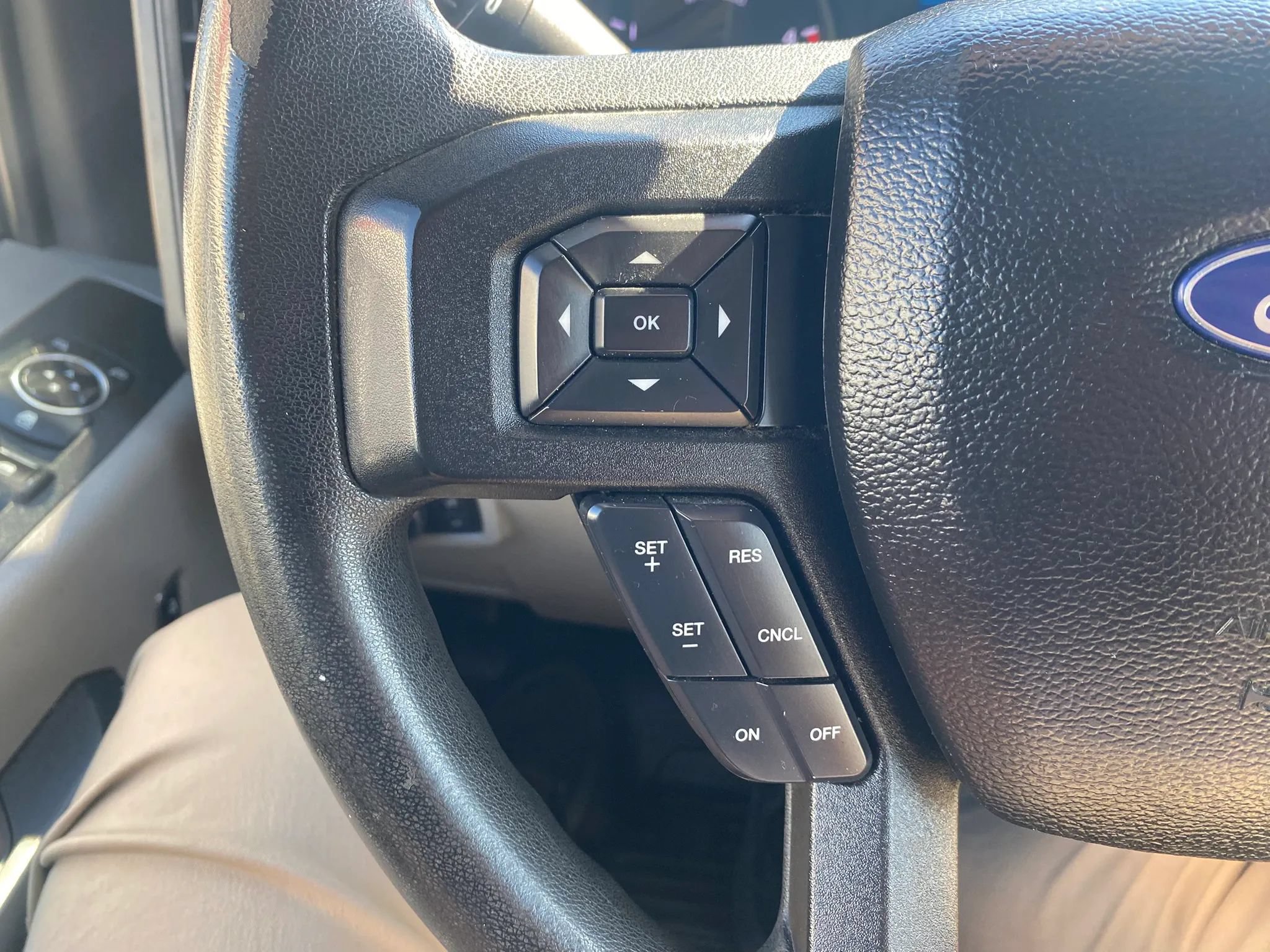 Used 2017 Ford F250 XL w/ Power Equipment Group AWD/4WD image 17