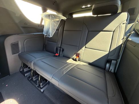 New 2025 Chevrolet Suburban High Country w/ Sun And Tow Package image 21