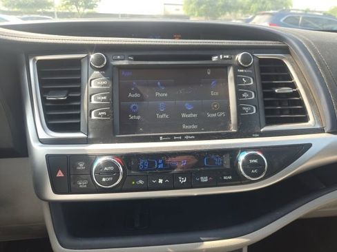 Used 2016 Toyota Highlander Plus image 10