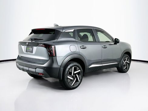 Used 2025 Nissan Kicks SV image 9