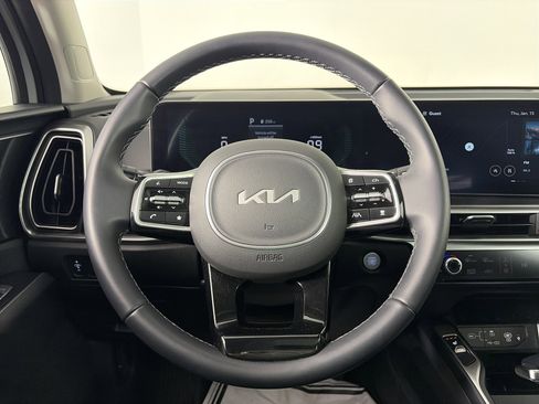 Used 2025 Kia Sorento S w/ Panoramic Sunroof Package image 29
