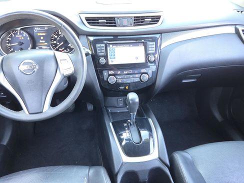Used 2016 Nissan Rogue SL w/ SL Premium Package image 12