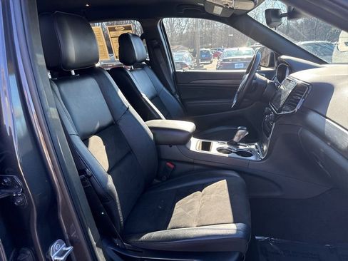 Used 2021 Jeep Grand Cherokee Laredo X image 18