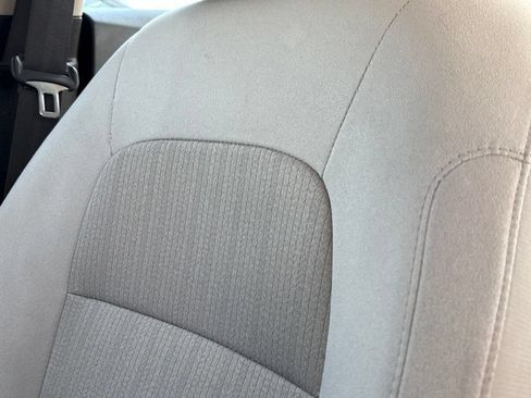 Used 2024 Nissan Altima 2.5 SV FWD image 12