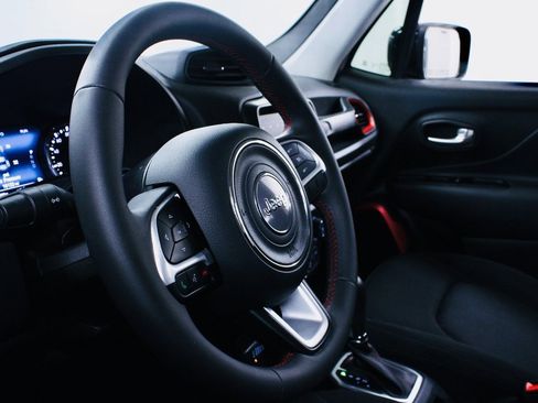 Used 2023 Jeep Renegade Trailhawk image 19