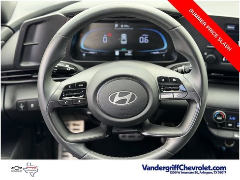Used 2025 Hyundai Elantra Sport FWD image 11