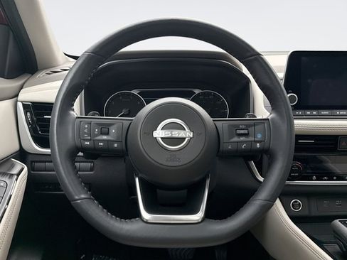 Used 2023 Nissan Rogue SL AWD/4WD image 12