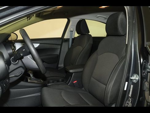 Used 2024 Kia Forte LXS FWD image 12
