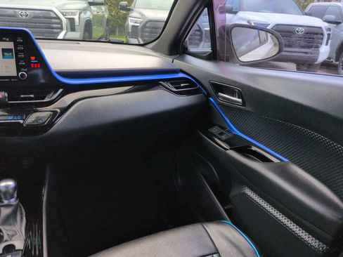 Used 2021 Toyota C-HR XLE FWD image 16