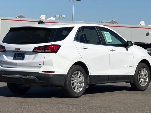 Used 2022 Chevrolet Equinox LT w/ LPO, Floor Liner Package FWD image 2
