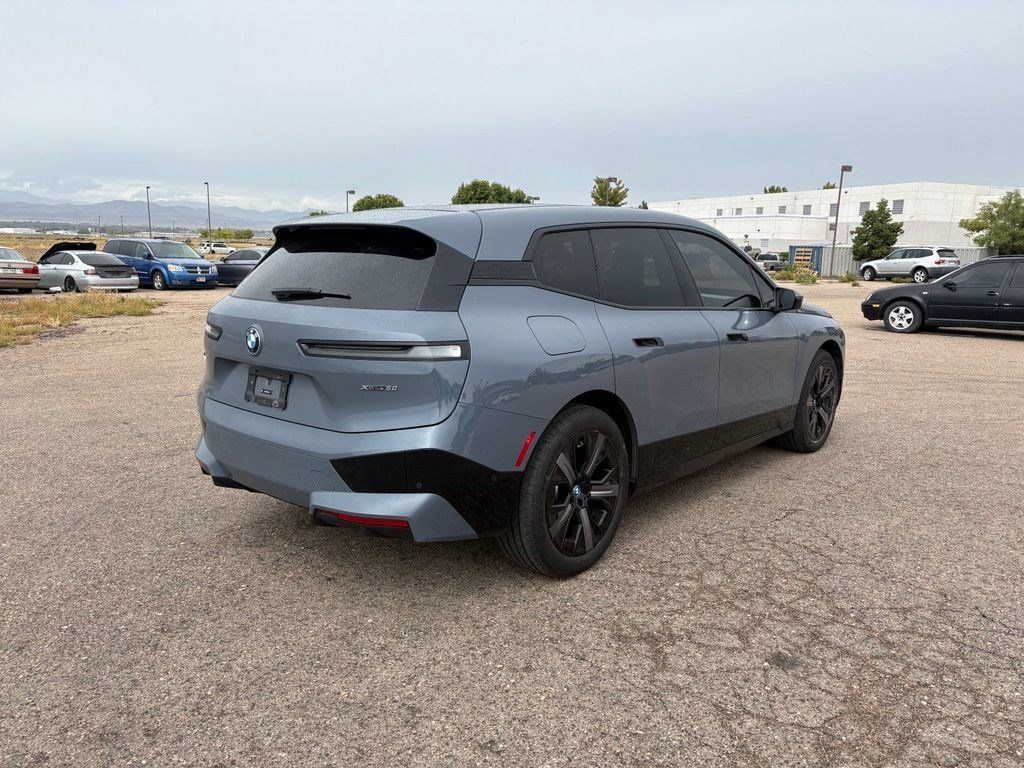Used 2024 BMW iX xDrive50 w/ Premium Package AWD/4WD image 5