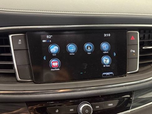Used 2018 Buick Enclave Essence FWD image 34
