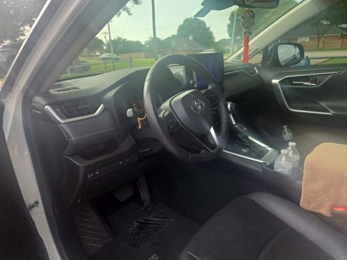Used 2023 Toyota RAV4 Limited AWD/4WD image 5