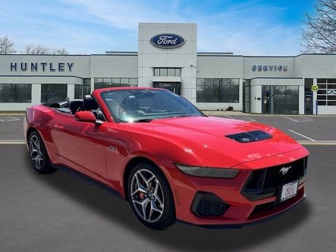 Used 2025 Ford Mustang GT Premium w/ GT Performance Package RWD image 2