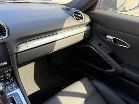 Used 2025 Porsche 718 Cayman RWD image 19
