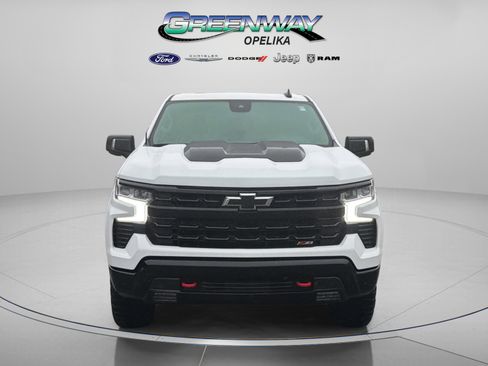 Used 2025 Chevrolet Silverado 1500 LT Trail Boss w/ LT Trail Boss Premium Package AWD/4WD image 4