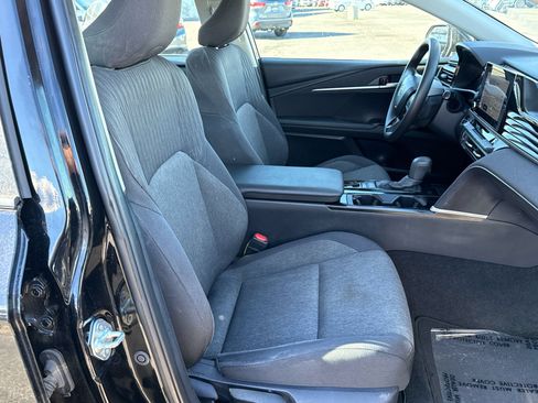 Used 2025 Toyota Camry LE FWD image 17
