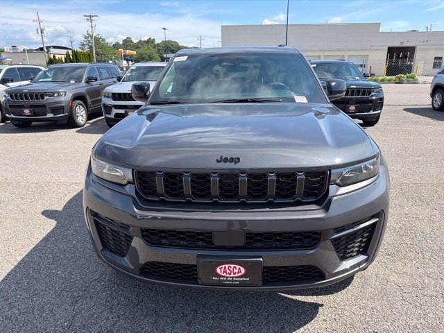New 2026 Jeep Grand Cherokee Altitude AWD/4WD image 2
