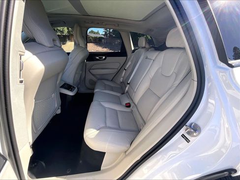 Used 2026 Volvo XC60 B5 Ultra w/ Climate Package AWD/4WD image 29