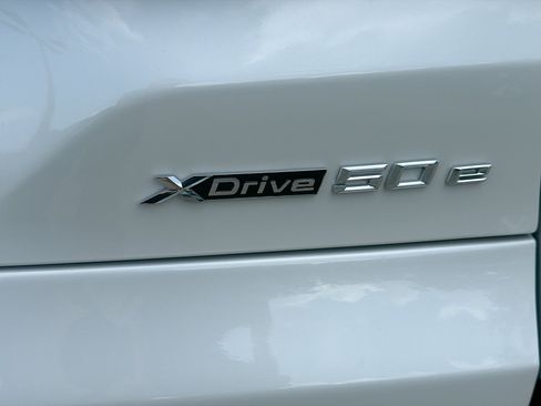 New 2026 BMW X5 xDrive50e w/ Executive Package AWD/4WD image 11