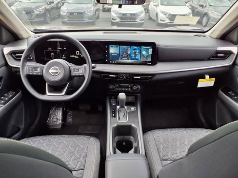 New 2026 Nissan Kicks SV w/ SV Premium Package image 6