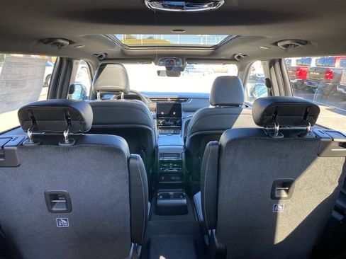 New 2025 Jeep Grand Cherokee L Limited w/ Black Appearance Package image 21