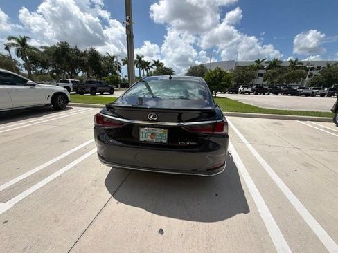 Used 2024 Lexus ES 300h w/ Technology Package FWD image 7
