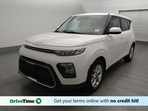 Used 2022 Kia Soul LX w/ Technology Package FWD image 1