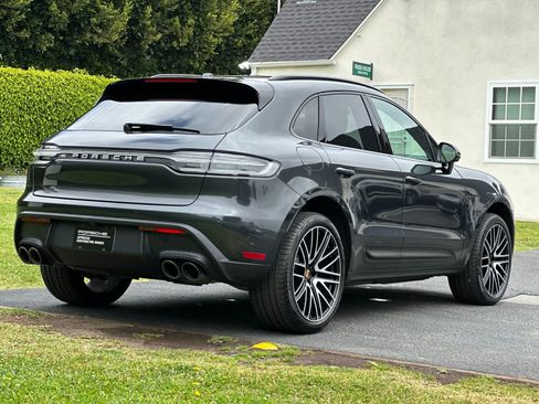 Certified 2026 Porsche Macan AWD/4WD image 8