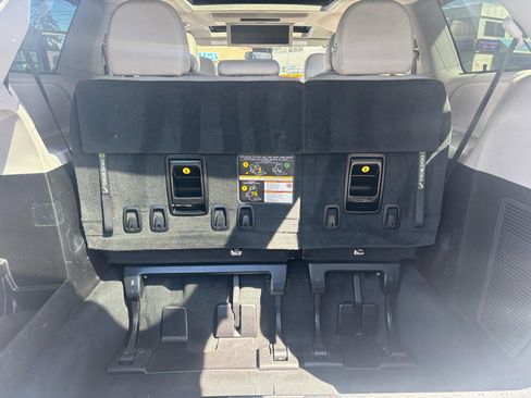 Used 2019 Toyota Sienna Limited Premium w/ Carpet Mat Package AWD/4WD image 14