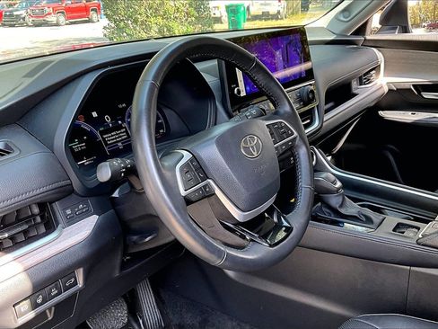 Used 2024 Toyota Grand Highlander Limited image 14