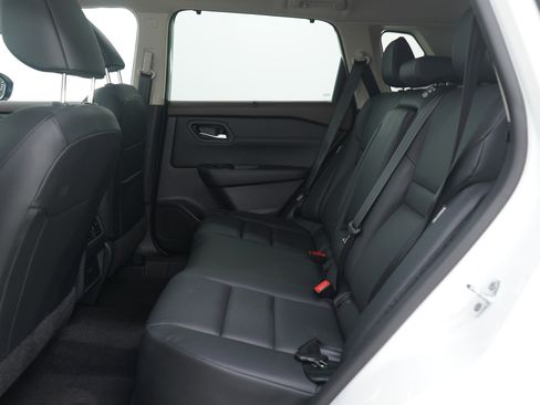 Used 2023 Nissan Rogue SV w/ SV Premium B Package image 15