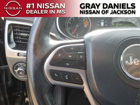 Used 2020 Jeep Cherokee Limited FWD image 14